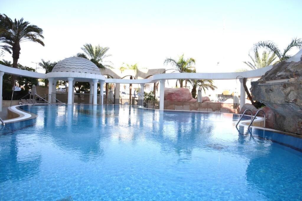 Sunny 3Br Apartment Golf Residence Ейлат Екстериор снимка