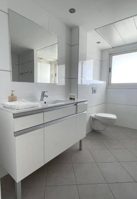 Sunny 3Br Apartment Golf Residence Ейлат Екстериор снимка