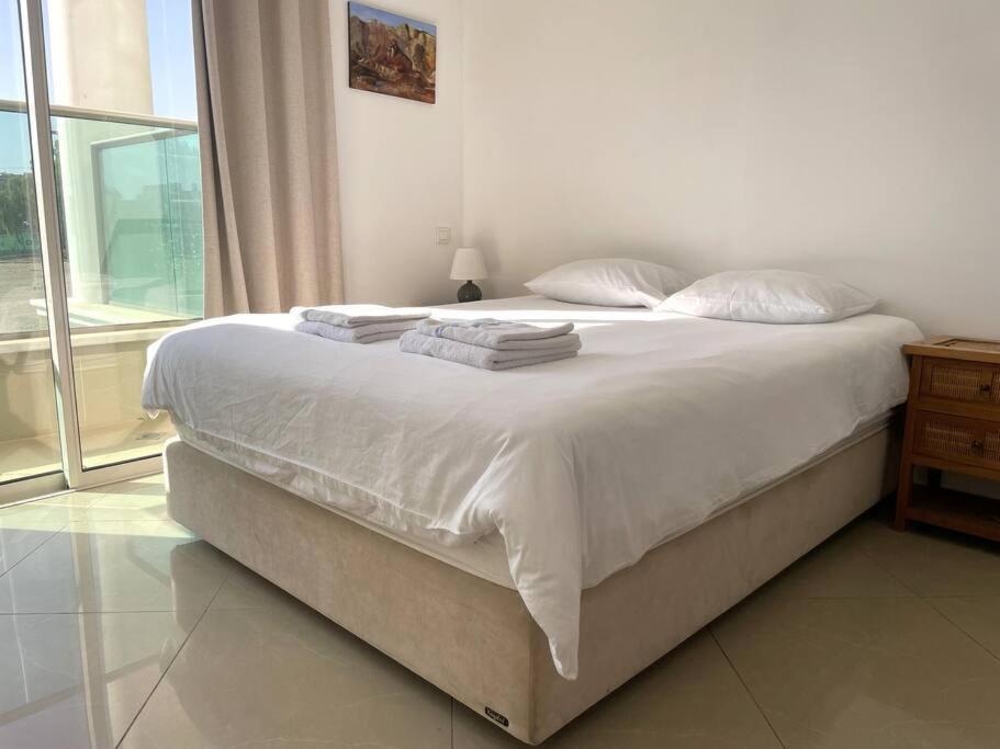 Sunny 3Br Apartment Golf Residence Ейлат Екстериор снимка